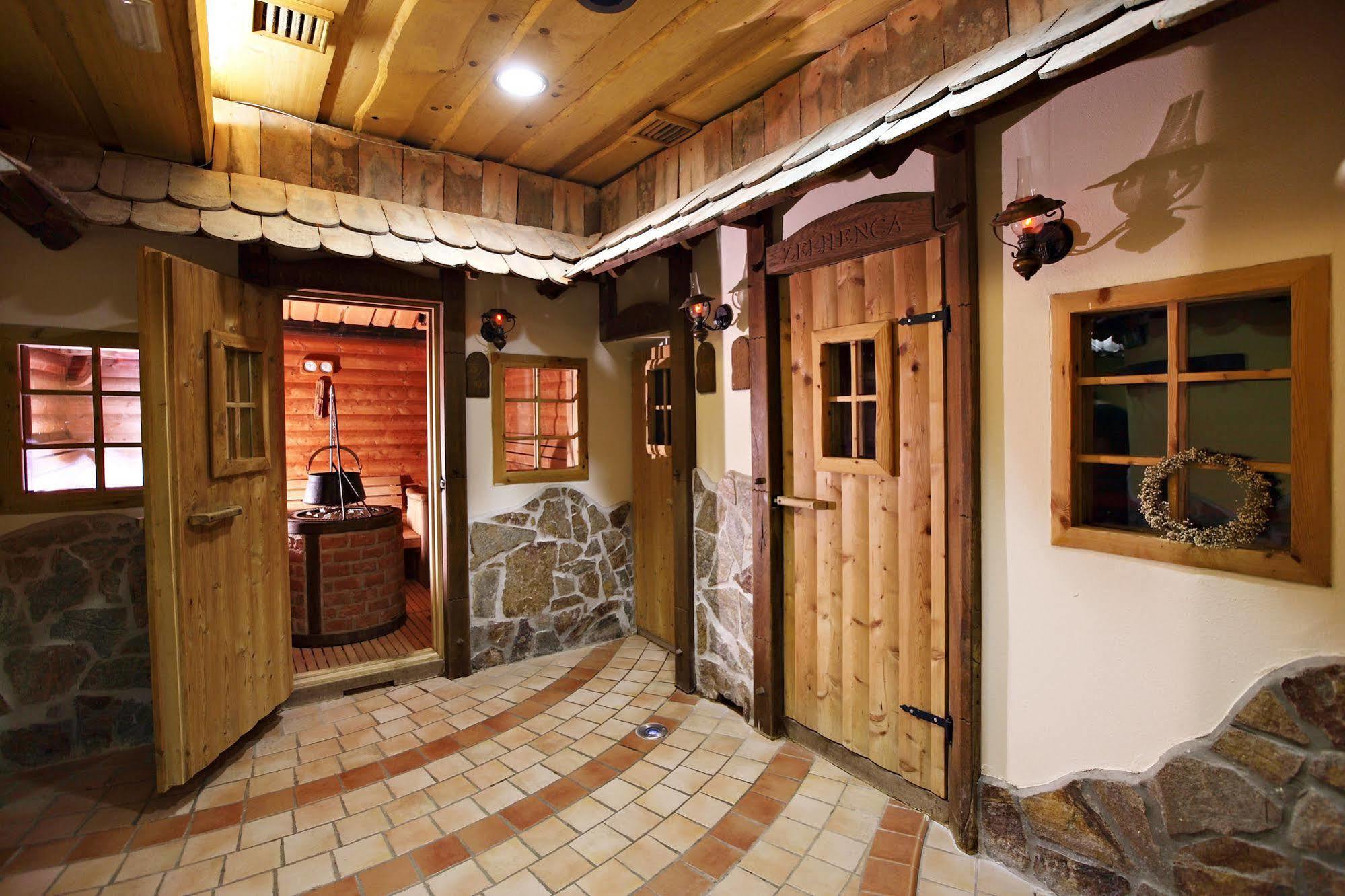 Terme Banovci - Hotel Zeleni Gaj Verzej Bagian luar foto