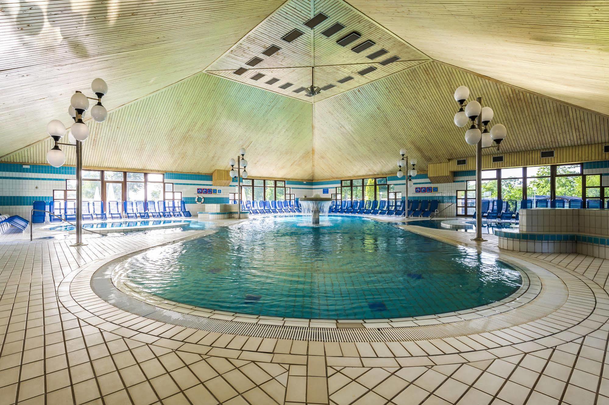 Terme Banovci - Hotel Zeleni Gaj Verzej Bagian luar foto